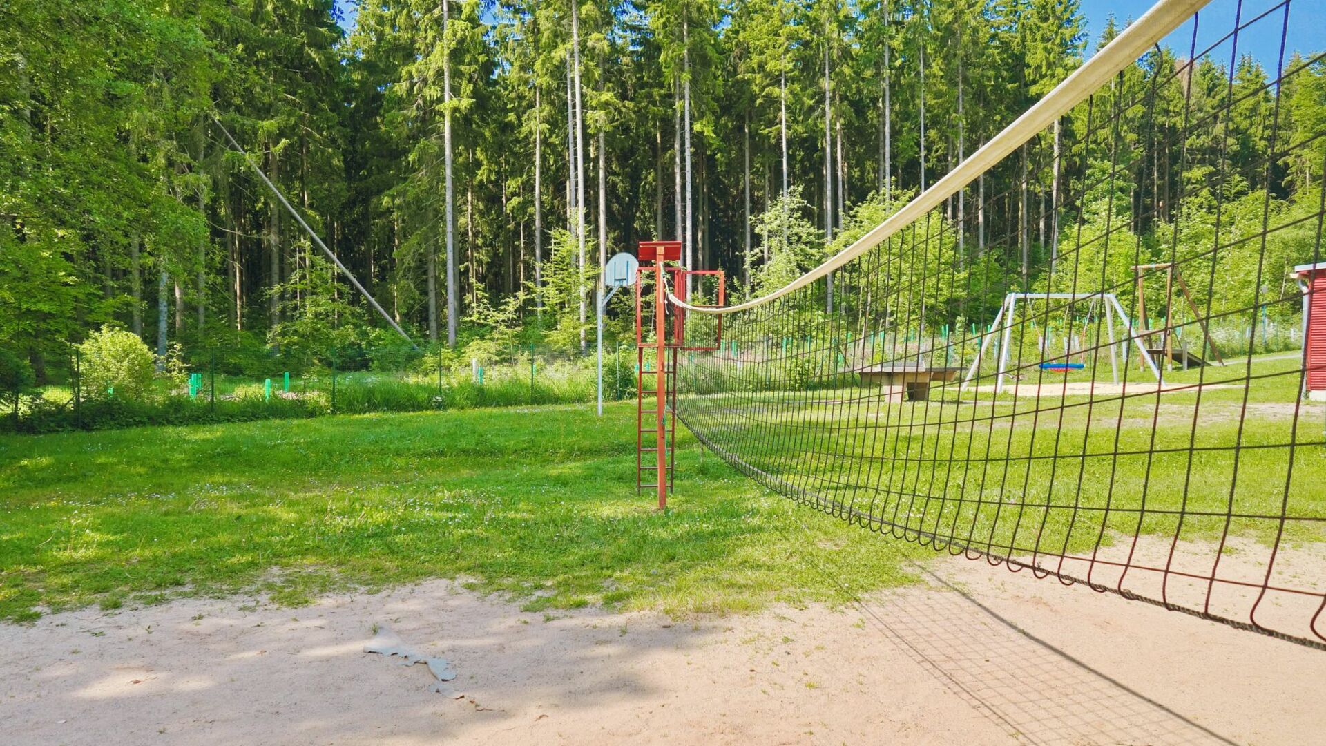 Volleyballfeld auf dem Campingplatz Paulfeld